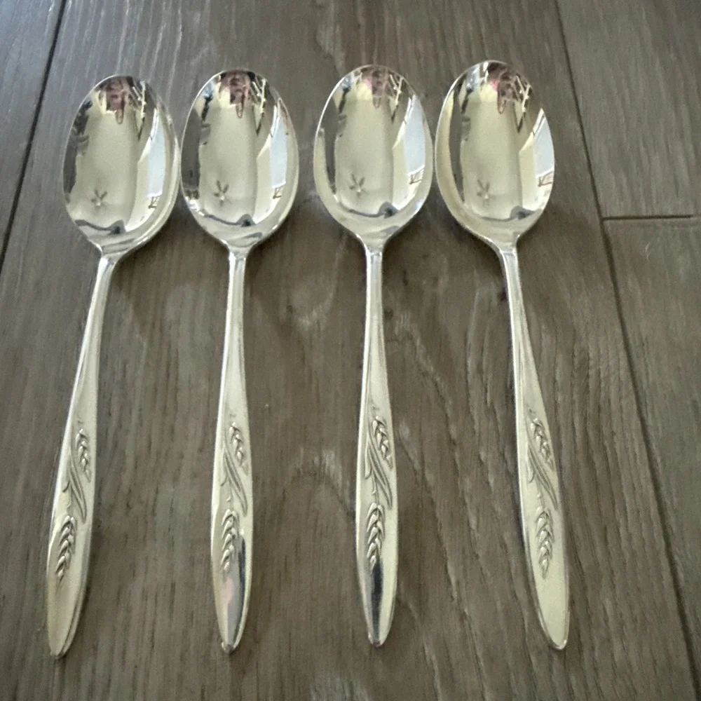 Oneida Comm Song of Autumn Silverplate Silverware Flatware Oval Place‎ Spoons 4